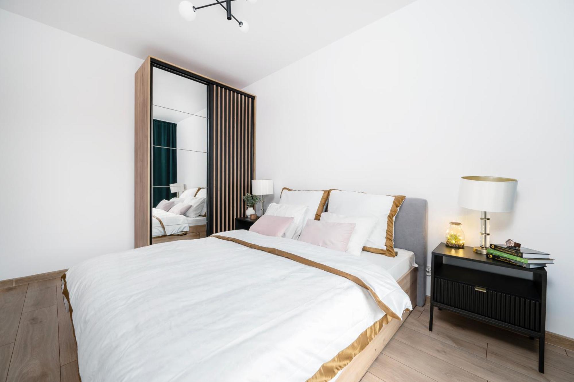 Manufaktura Residence - Apartamenty Prestiz Z Garazem Podziemnym I Dwoma Lazienkami Λοτζ Εξωτερικό φωτογραφία